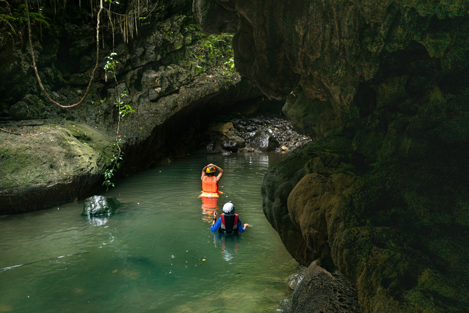 Excursión a la Cueva del Lago Bayano